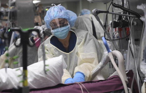 Su içmek ve nemlendirici kullanmak COVID-19’u önlemeye yardımcı olabilir.