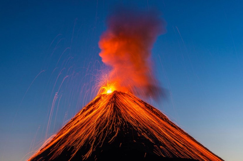 Küçük Baloncuklar Büyük Volkanik Patlamaların Hikayelerini Anlatıyor
